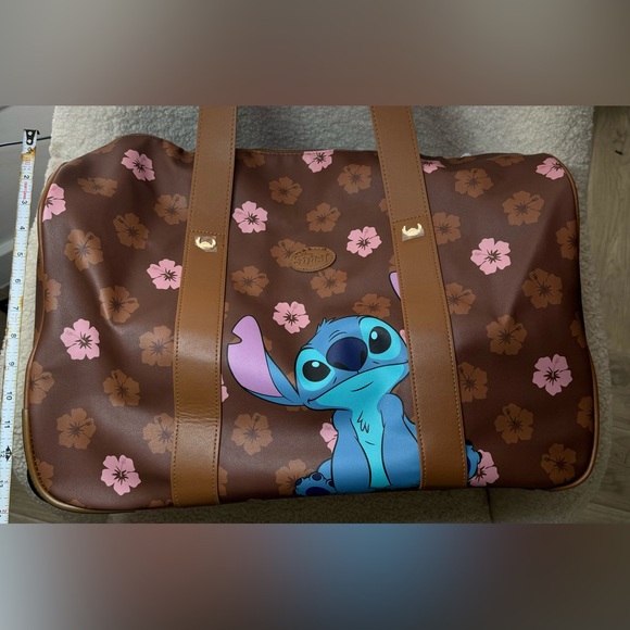 Disney “Stitch” Bioworld NWT 20” Rolling Duffle Bag Luggage Brown Lilo & Stitch - Picture 3 of 11